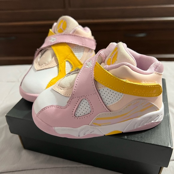 JORDAN 8 RETRO (TD)
ORANGE PEARL/LT ARCTIC PINK
PERLE ORANGE/RSE ARCTIQUE CL - Picture 6 of 8